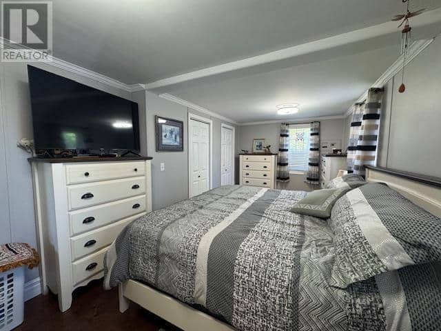76 BAYVIEW Drive — photo 16 of 35