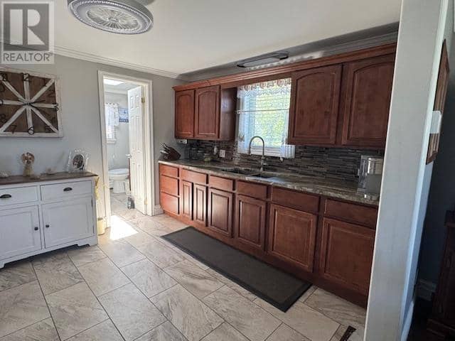 76 BAYVIEW Drive — photo 27 of 35