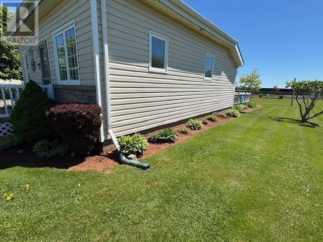 76 BAYVIEW Drive — photo 3 of 35