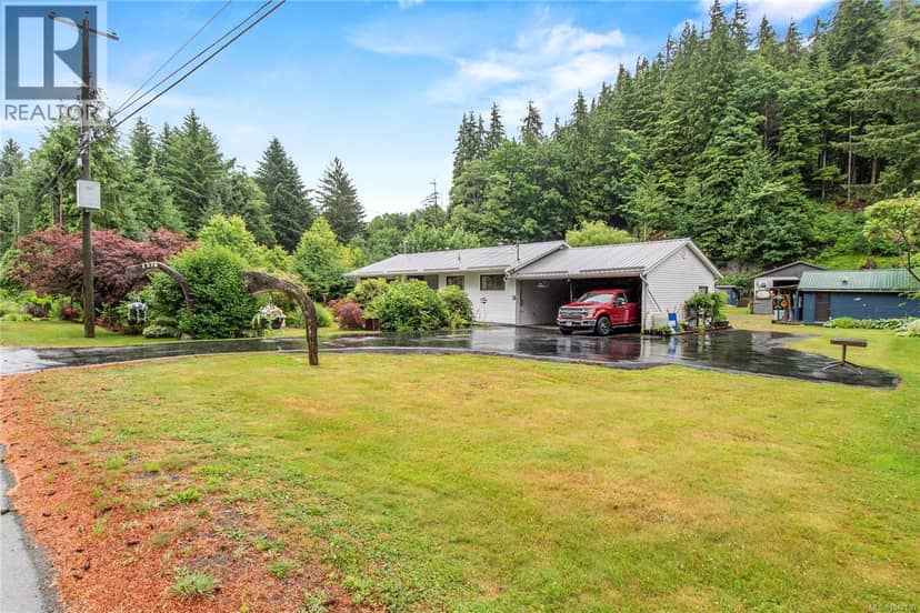 1276 Sayward Rd, Sayward