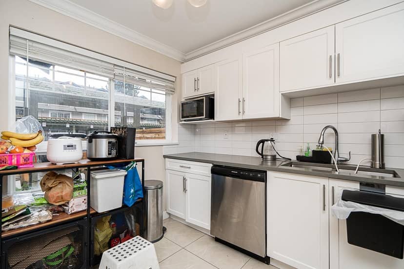 1 10282 132 STREET, Surrey, photo 2
