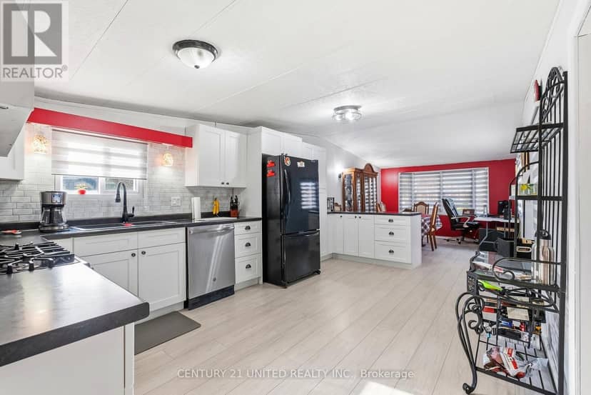 49 Hillview Drive — photo 12 of 40