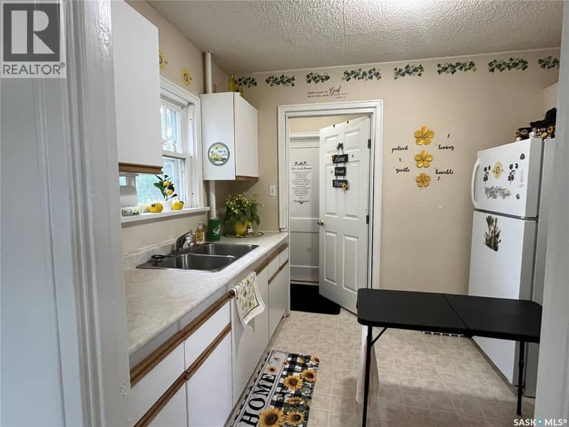 1501 3rd STREET, Estevan, photo 2