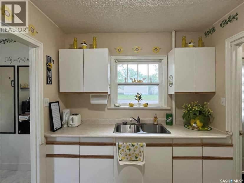 1501 3rd STREET, Estevan, photo 3