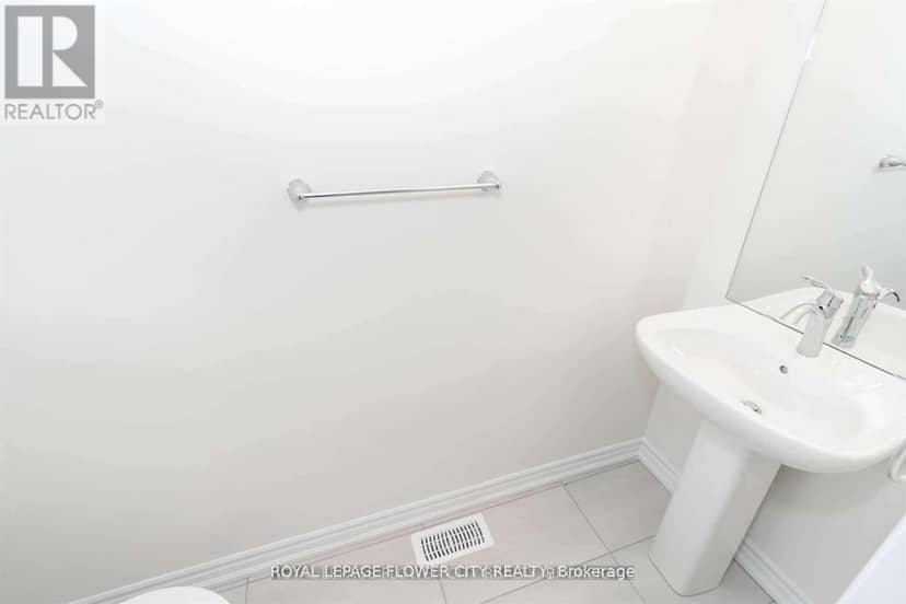 2282 Grainger Loop Crescent — photo 15 of 24