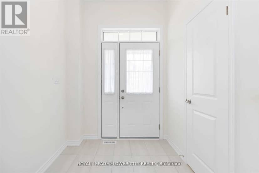 2282 Grainger Loop Crescent — photo 3 of 24