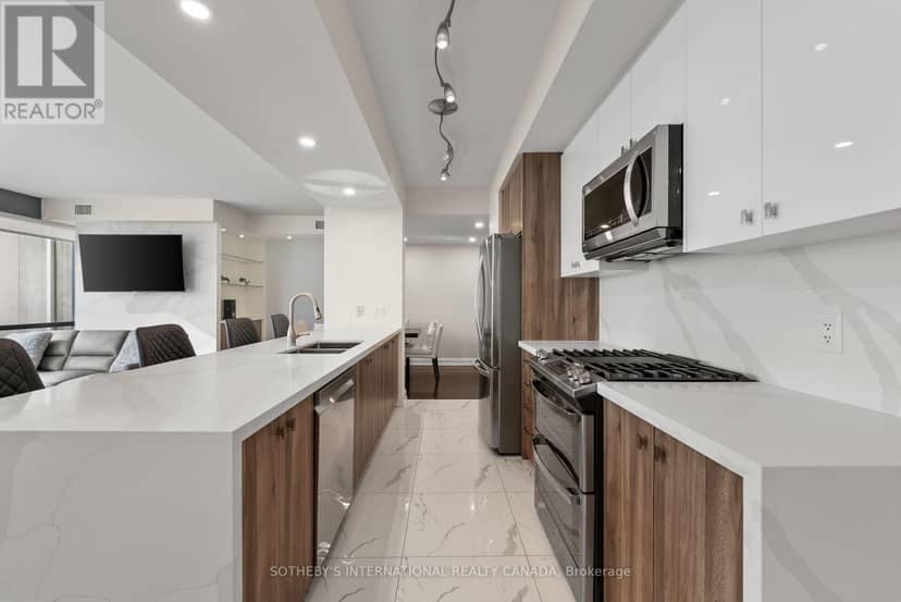 1501 - 438 King Street W — photo 6 of 40