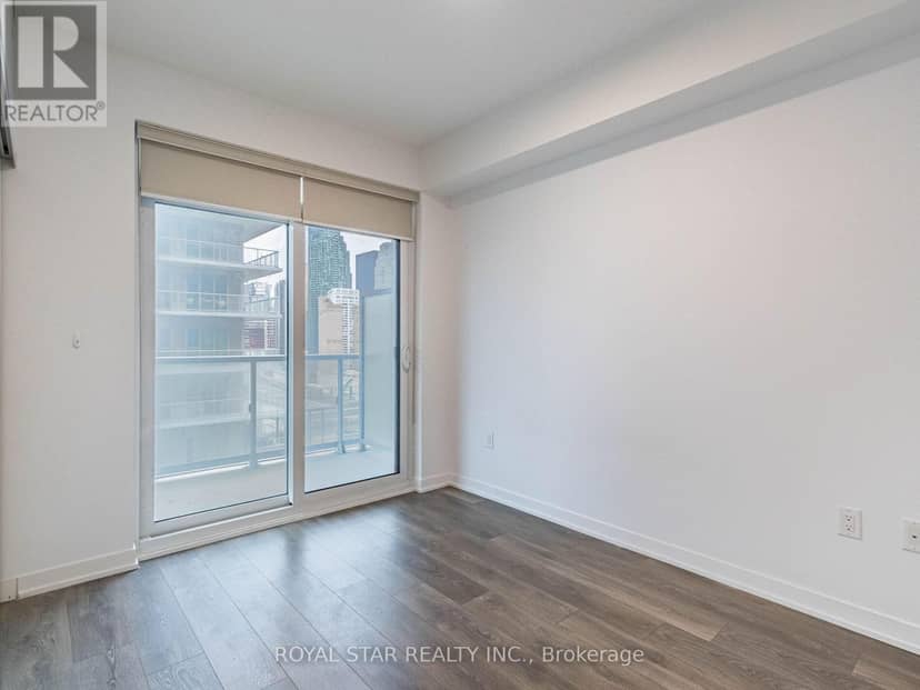 1305 - 20 Richardson Street — photo 32 of 40