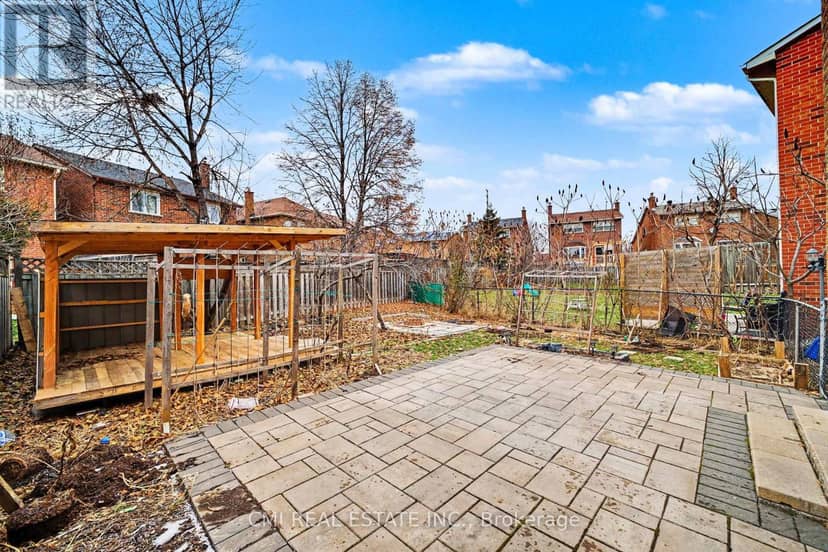 993 Lucerne Crescent — photo 40 of 40