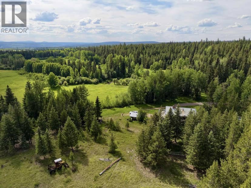 4120 KNIFE CREEK ROAD, 150 Mile House