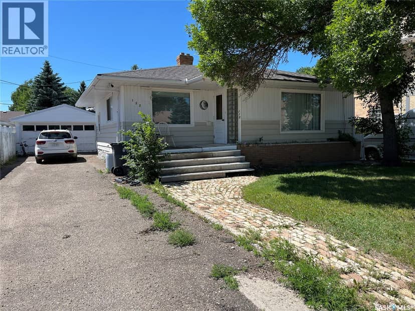 112 2nd AVENUE W, Gravelbourg, photo 2