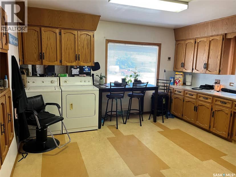 112 2nd AVENUE W, Gravelbourg, photo 3