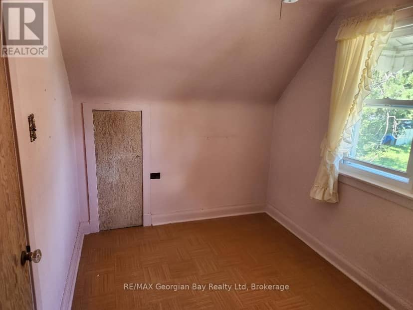 874 Yonge Street N, Midland, photo 8