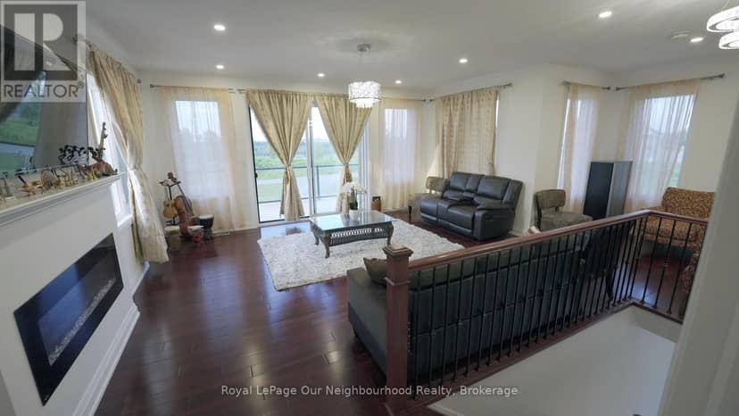 134 Hampton Crescent — photo 16 of 33