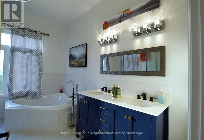 134 Hampton Crescent — photo 19 of 33