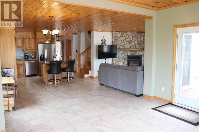 2 Regatta Drive — photo 12 of 38