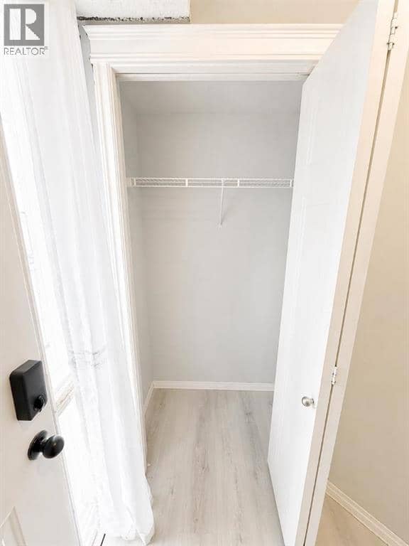 323, 103 STRATHAVEN Drive E, Strathmore, photo 4