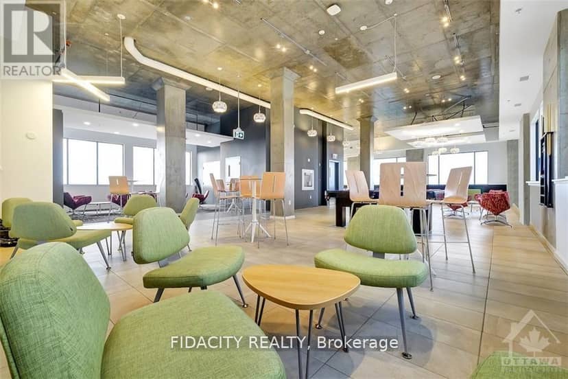 719 - 105 Champagne Avenue S — photo 28 of 32