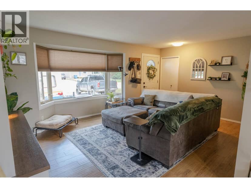8507 94 AVENUE, Fort St. John, photo 2