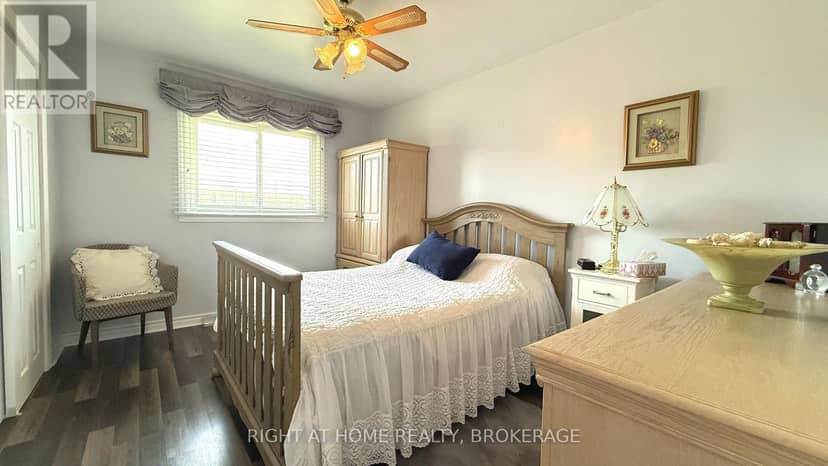 94 Wellington Street — photo 10 of 24
