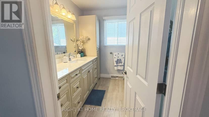 94 Wellington Street — photo 12 of 24
