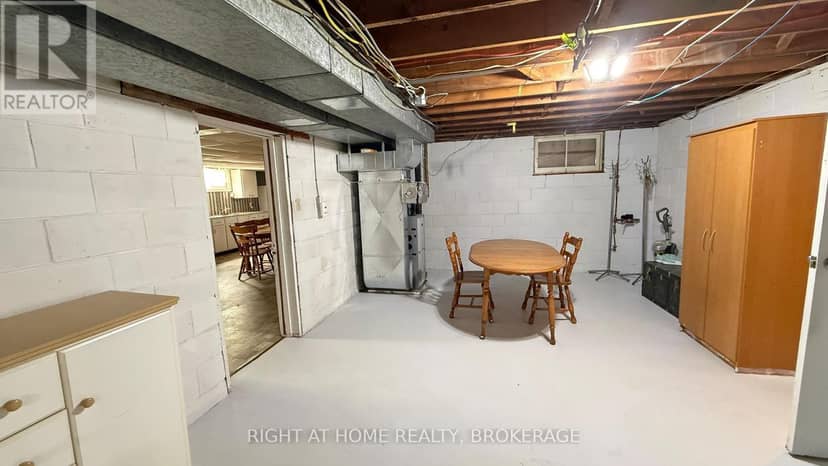 94 Wellington Street — photo 21 of 24