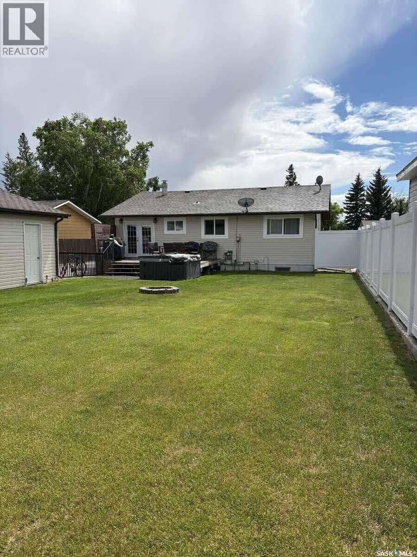 405 7th AVENUE W — photo 16 of 18