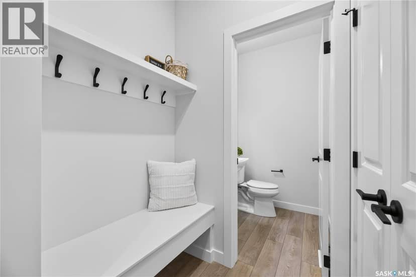 6 830 Brighton BOULEVARD — photo 3 of 26