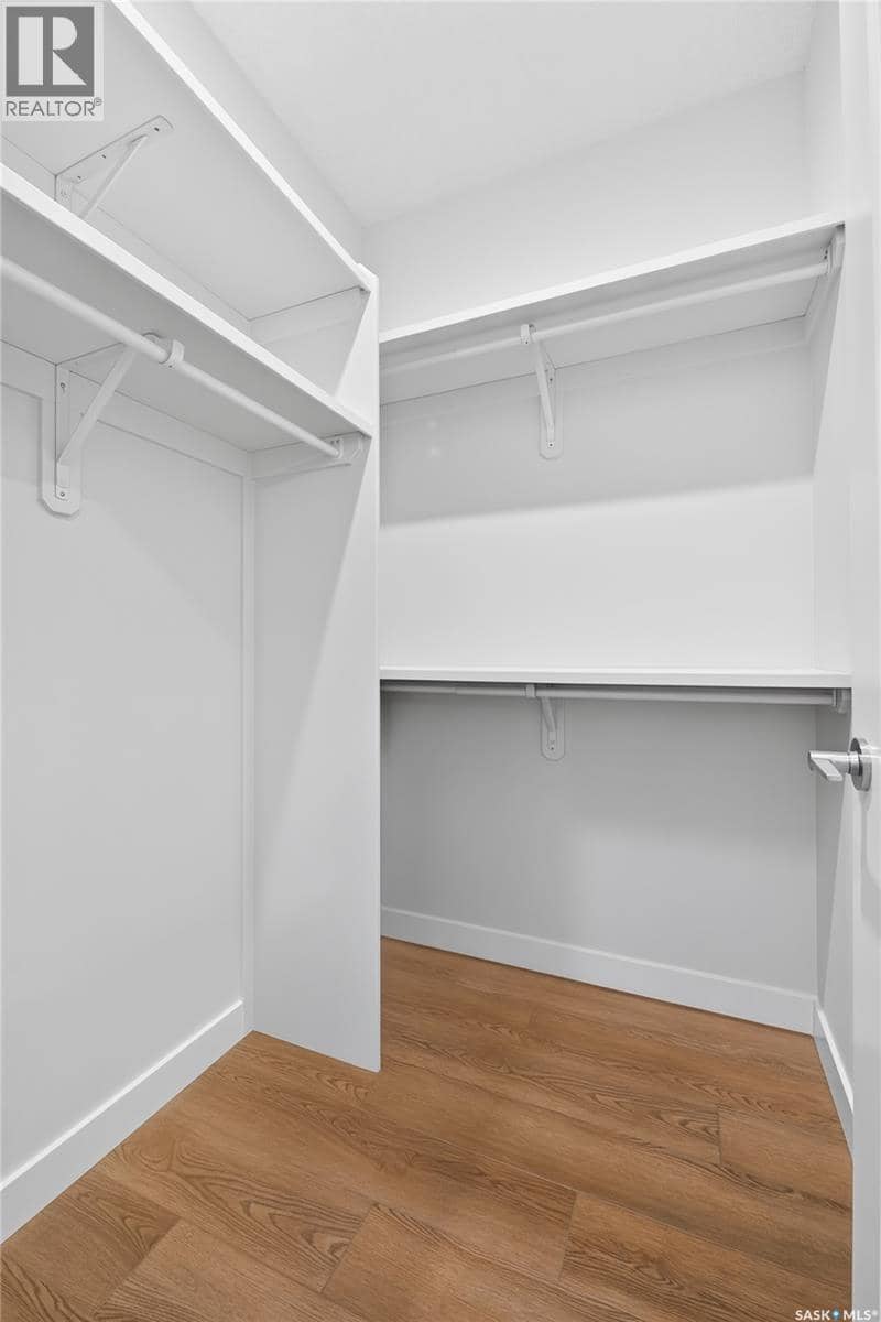 430 Cockcroft PLACE — photo 3 of 30