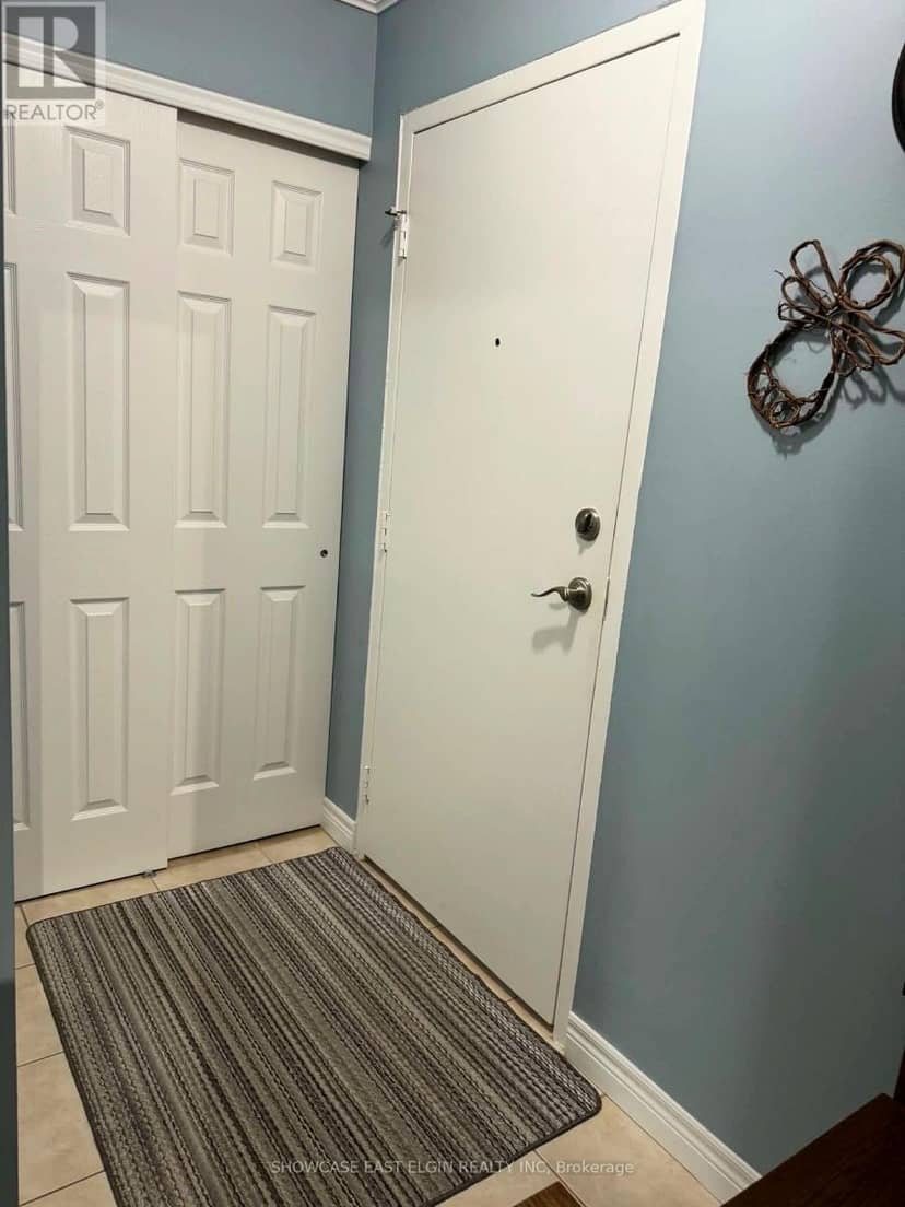 201 - 91 Spruce Street W — photo 15 of 22