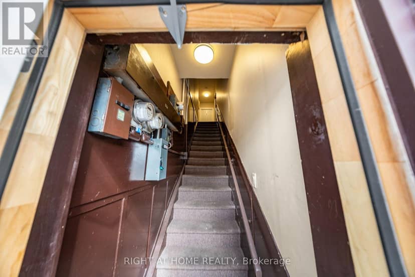 28-30 King Street W — photo 16 of 25
