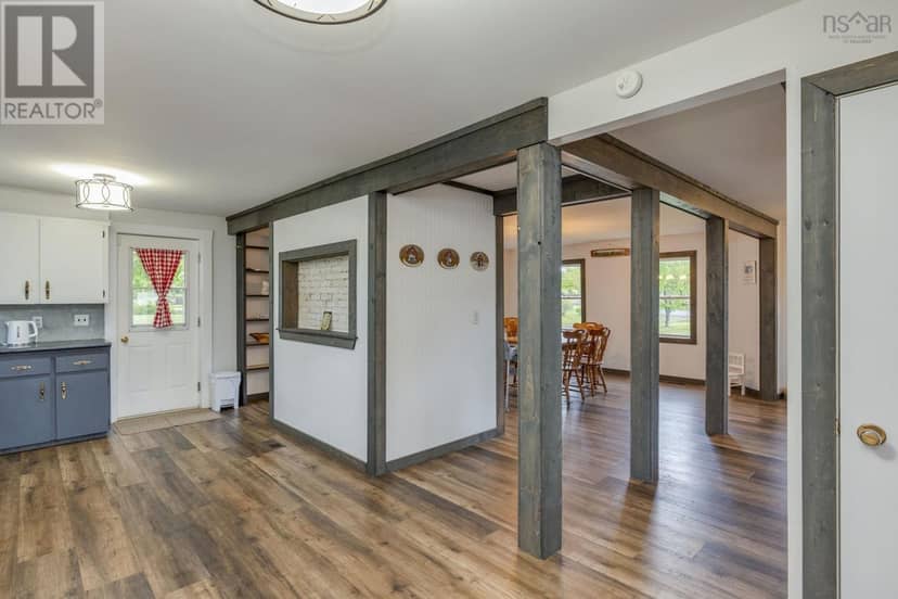 4035 Highway 201 — photo 13 of 40
