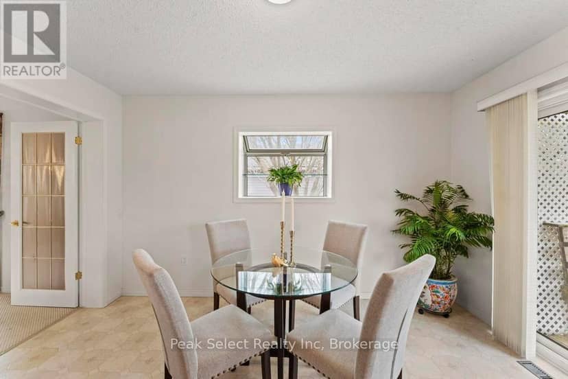 31 - 30 Ann Street — photo 11 of 40