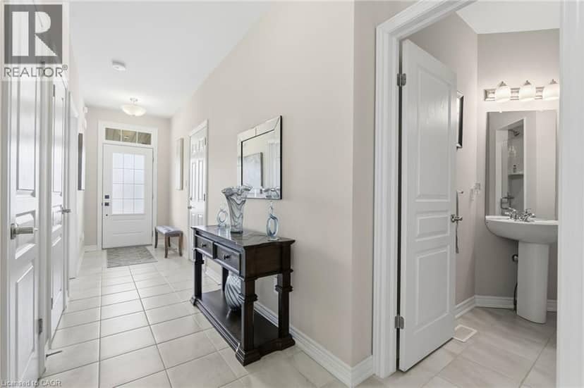 4 ELLIS Avenue — photo 3 of 36