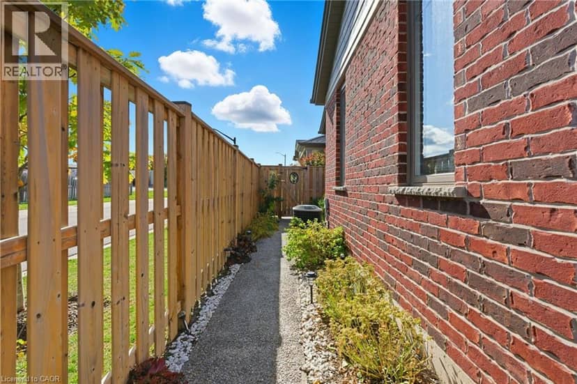 4 ELLIS Avenue — photo 34 of 36