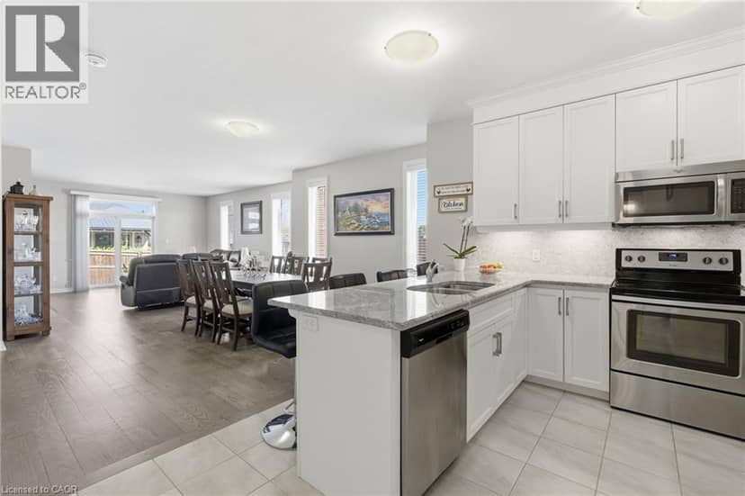 4 ELLIS Avenue — photo 10 of 36