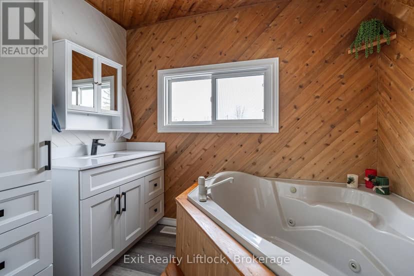 1301 County Rd 28 — photo 17 of 40