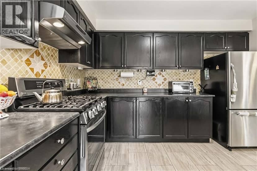 156 OSBORN Avenue — photo 13 of 40