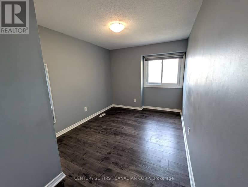 49 - 110 Deveron Crescent — photo 14 of 20