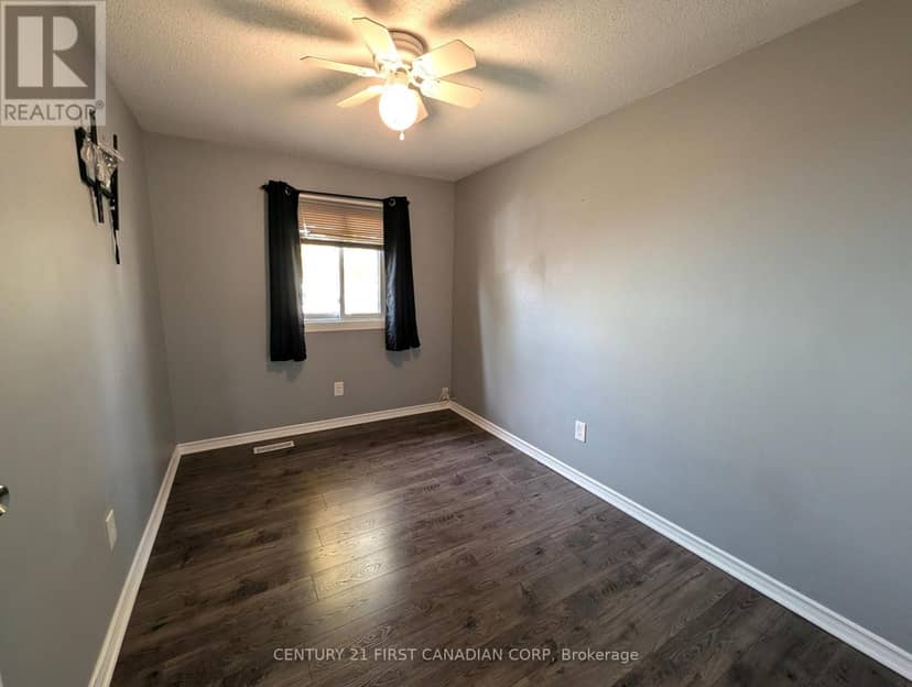 49 - 110 Deveron Crescent — photo 16 of 20