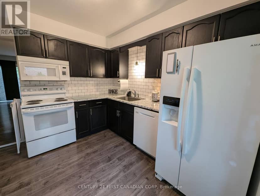 49 - 110 Deveron Crescent — photo 5 of 20