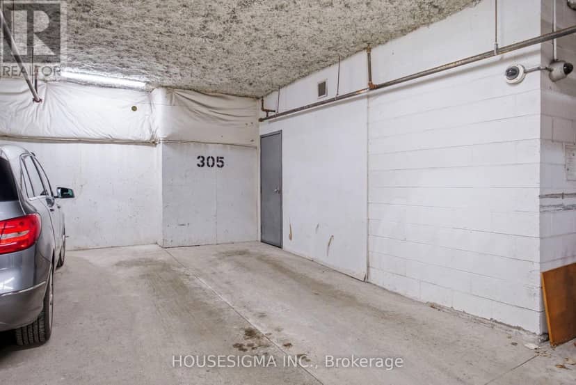 305 - 32 Church Street — photo 17 of 18
