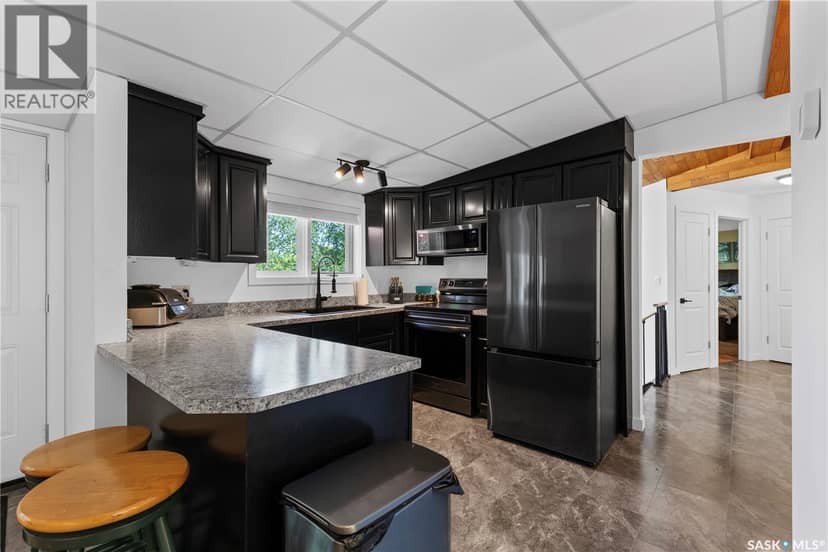342 4th STREET E, Regina Beach, photo 5