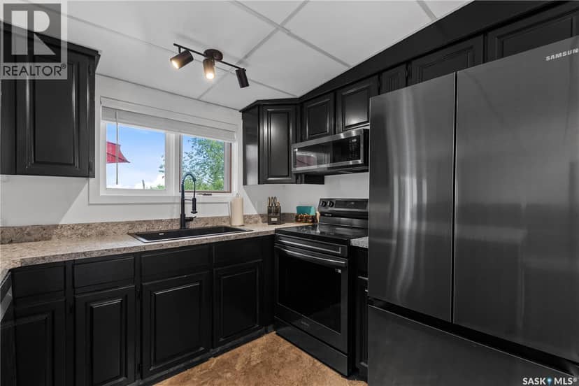 342 4th STREET E, Regina Beach, photo 6