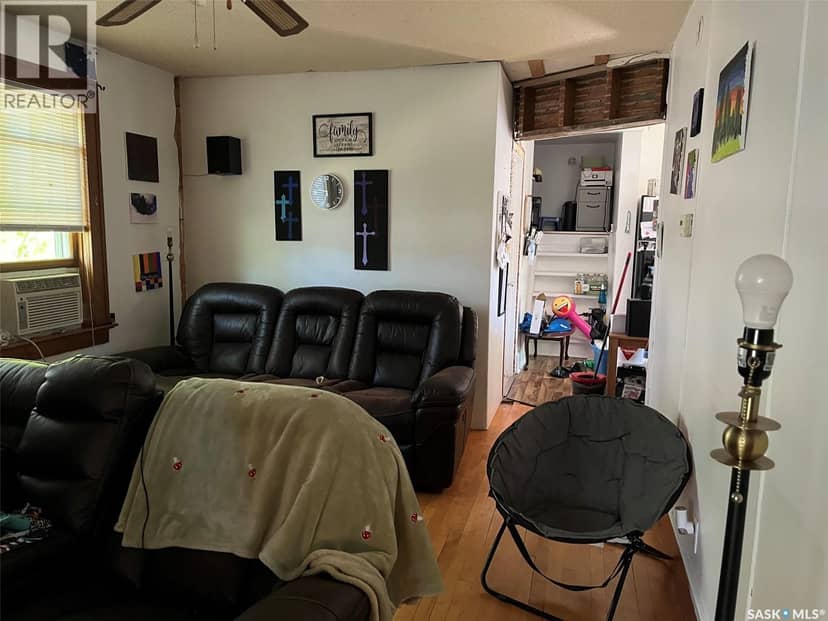 1027 7th AVENUE NE, Moose Jaw, photo 4