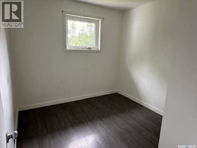 1447 Elphinstone STREET — photo 16 of 27