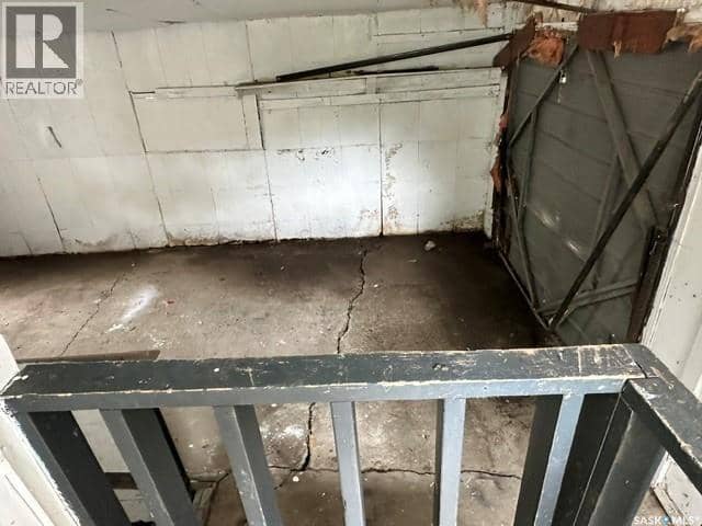 1447 Elphinstone STREET — photo 21 of 27