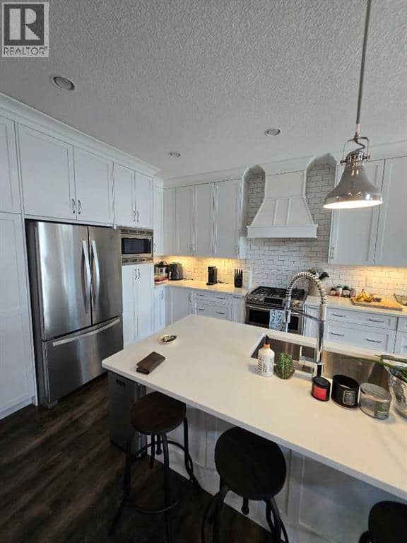 805 7 Avenue — photo 13 of 40