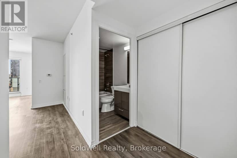 1720 - 251 Jarvis Street — photo 19 of 23