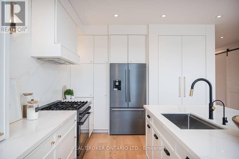 307 Martin Street — photo 14 of 40